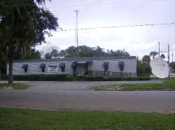 studio_exterior.jpg (48572 bytes)